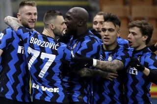 Futbalisti Interu Miláno sa vzdajú prémii za titul.