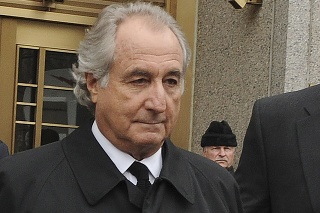 Na archívnej snímke  z 10. marca 2009 americký finančník Bernie Madoff.