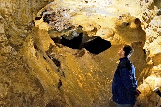 Ochtinská aragonitová jaskyňa  ponúka mnoho skvostov.