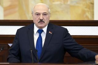 Samotný Lukašenko obhajuje odklon letu spoločnosti Ryanair.