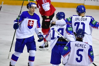 Na snímke gólová radosť Slovákov v zápase základnej A-skupiny Švajčiarsko - Slovensko.