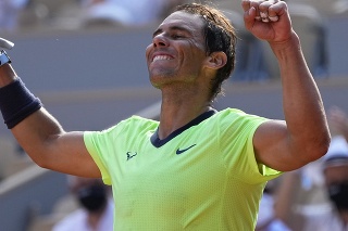 Španielsky tenista Rafael Nadal sa raduje po výhre na Roland Garros 2021
