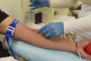Darovanie krvi v Národnej transfúznej službe v Trnave.