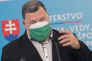 Na snímke epidemiólog Vladimír Krčméry