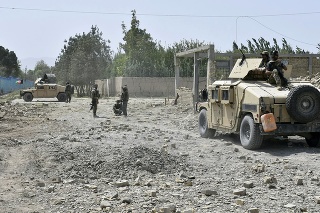 Tím afganskej vlády a Taliban sa stretli, chcú urýchliť mierové rozhovory.