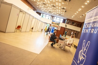Cez víkend fungovali ostatné štyri župné veľkokapacitné očkovacie centrách v Dunajskej Strede, Skalici a dve v Trnave.