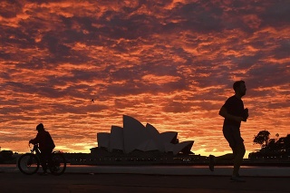 V Sydney a jeho okolí platí lockdown už šesť týždňov.