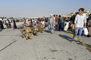 Americkí vojaci na medzinárodnom letisku Hámida Karzaja v Kábule.