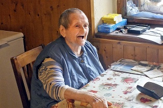 Folkloristka (95) ešte stále
rada spieva ľudové piesne.