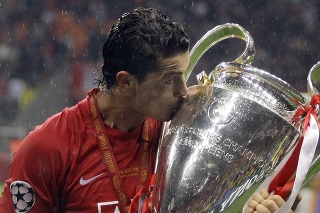 Portugalský futbalista Cristiano Ronaldo sa po dvanástich rokoch vracia do Manchestru United.