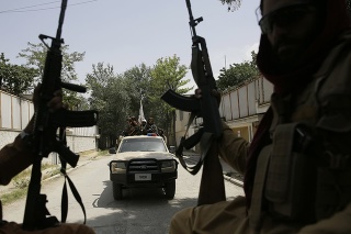 Bojovníci Talibanu v Kábule.
