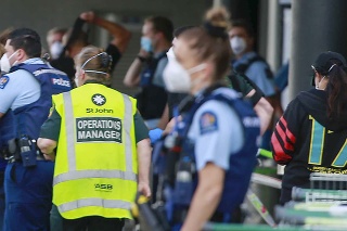 Útočník v Aucklande pobodal 6 ľudí.