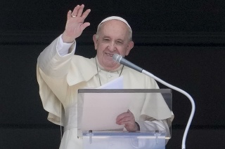 Pápež František počas nedeľnej modlitby.