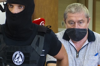 Na snímke obžalovaný bývalý špeciálny prokurátor Dušan K. počas hlavného pojednávanie na Špecializovanom trestnom súde (ŠTS) v Pezinku.
