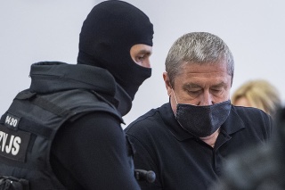 Obžalovaný bývalý špeciálny prokurátor Dušan Kováčik pred vyhlásením rozsudku na Špecializovanom trestnom súde (ŠTS) v Pezinku.