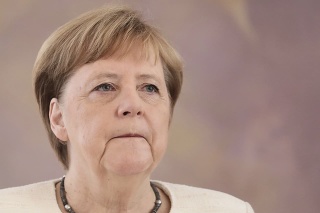 Angela Merkelová opäť dostala triašku.