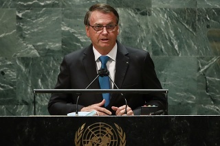 Na snímke brazílsky prezident Jair Bolsonaro reční na 76. Valnom zhromaždení OSN v New Yorku.