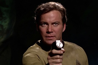 Shatner hral kapitána Kirka v seriáli v 60. rokoch a v niekoľkých fi lmoch.