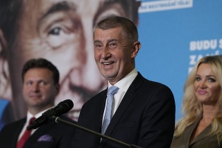 Český premiér a líder kandidátky hnutia ANO Andrej Babiš hovorí počas tlačovej konferencie po parlamentných voľbách.
