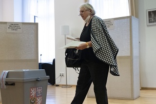Na snímke veľvyslanectvo Českej republiky na Slovensku počas volieb do Poslaneckej snemovne Českej republiky 8. októbra 2021 v Bratislave.