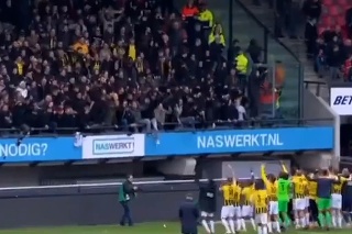 Tak tomu sa hovorí skutočná podpora! Futbalový štadión v Holandsku skolaboval pod náporom fanúšikov