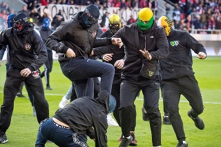 Žlto-zelené kukly. Ultras aj hooligans Katovíc a Baníku Ostrava majú oficiálnu družbu 25 rokov.
