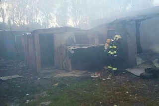 Pri požiari v osade Hlboké v Liptovskom Mikuláši zomreli dve deti.