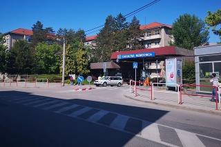 Konečne sa dočkajú aj čakatelia na operačné zákroky aj v Trenčíne. 