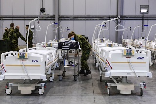 Česká armáda pripravuje pre pacientov s COVID-19 poľné nemocnice.