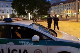 Bratislavská polícia pripravila bezpečnostné opatrenia v súvislosti s viacerými stredajšími verejnými zhromaždeniami v hlavnom meste.