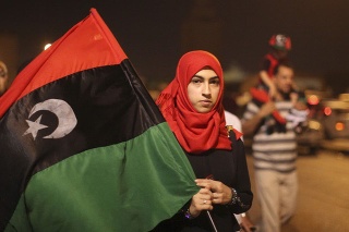 Povstalecká vlajka zaplavila ulice Tripolisu.