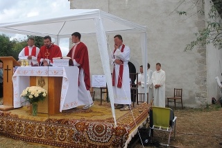 Štefana Kľúčika (v strede) už rieši žilinský biskup.