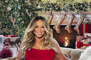 Mariah si zvolila
symbolicky
červené šaty.