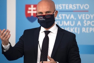 Minister Branislav Gröhling o návrate detí do tried: Takto budú po novom fungovať školy!
