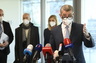 Vláda odchádzajúceho premiéra Andreja Babiša trvá na zavedení povinného očkovania.