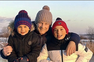 S manželom Patrikom Švajdom
má syna Lea a Adamka.