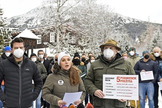 Protest nespokojných podnikateľov v gastrobiznise vo Vysokých Tatrách.