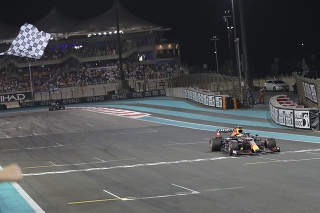 Holanďan Max Verstappen získal svoj premiérový titul majstra sveta v F1.