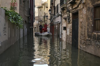 Záplavy na severe krajiny si vyžiadali dve obete.