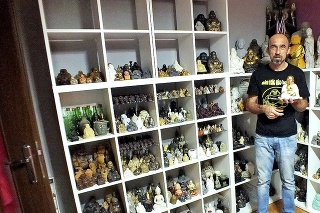 Rekordér Ladislav (48) má časť svojej zbierky priamo v spálni.