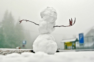 Takto vyzeral prvý snehuliak sezóny v Čertovici.
