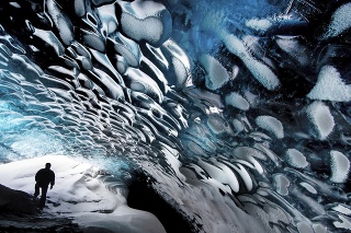 Vo vnútri ľadovca sa držia
 mínusové teploty.