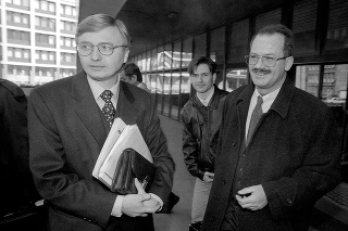 Michal Kováč ml. po únose so svojím advokátom.
