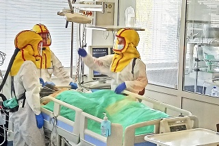 Covidové oddelenie košickej
univerzitnej nemocnice zažíva
v týchto dňoch veľký nápor
pacientov.