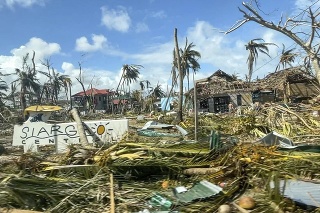 Počet obetí tajfúnu Rai presiahol 200.