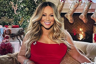 Mariah si zvolila
symbolicky
červené šaty.
