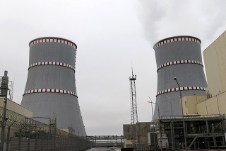 Na snímke prvá bieloruská jadrová elektráreň, ktorá sa nachádza neďaleko meste Astravec.