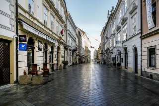 Január 2021: Vyľudnené ulice Starého mesta v Bratislave 27. januára 2021.