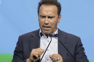  Rakúsko-americký herec, politik a bývalý športovec Arnold Schwarzenegger 