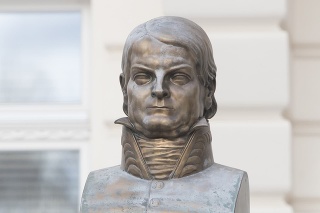 Na snímke busta významného predstaviteľa slovenského lesníctva Jozefa Dekreta Matejovie počas spomienkového stretnutia k jeho 177. výročiu úmrtia na Národnej ulici.